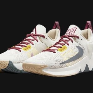 Nike Giannis Immortality 2 Basketball Shoes

$99 on Amazon